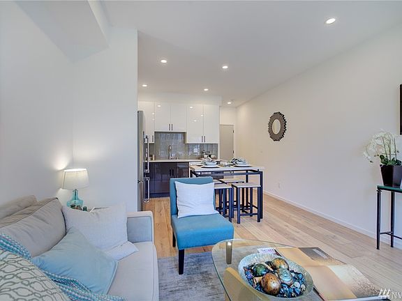 4th image of 5916 Fauntleroy Way SW #C