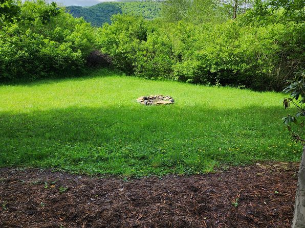 202 Creekside Farm Rd, Banner Elk, NC 28604