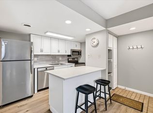 539 Donofrio Dr, Madison, WI 53719