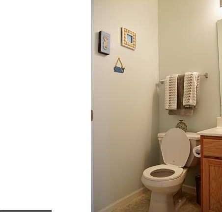 3rd image of 3164 Lexington Ave N