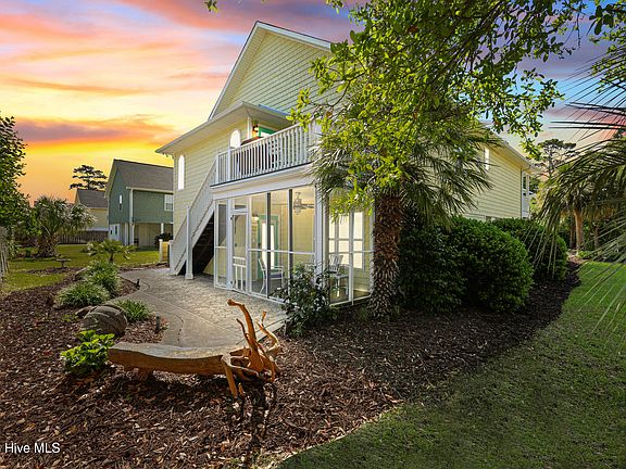 3rd image of 709 Ocracoke Drive
