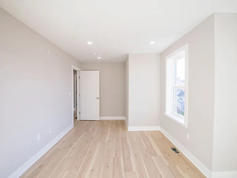 4926 Locust Street — Photo 10