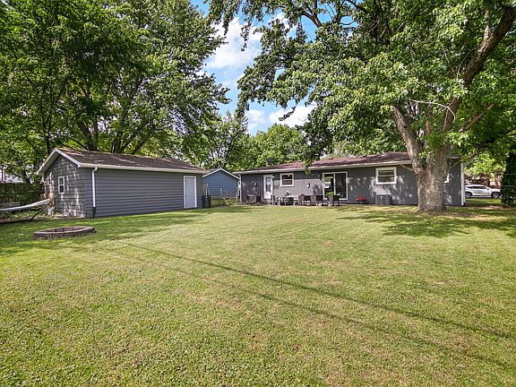 5th image of 1274 Theresa Ln