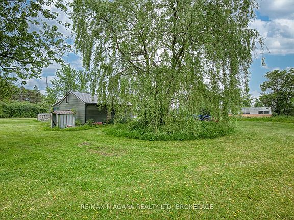 4th image of 1674 Ridgemount Rd