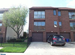 9552 James St #A, Philadelphia, PA 19114