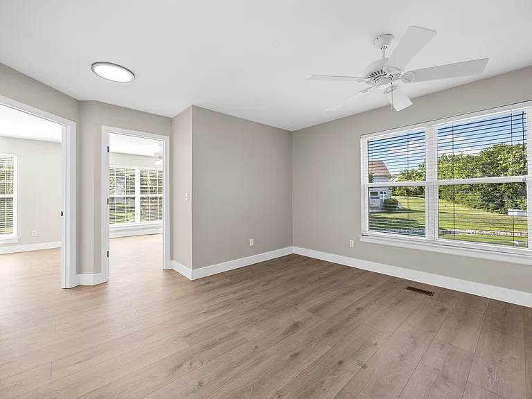 8050 Knights Crossing Dr — Photo 35