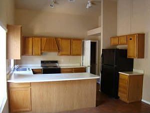 3rd image of 9146 W Ludlow Dr