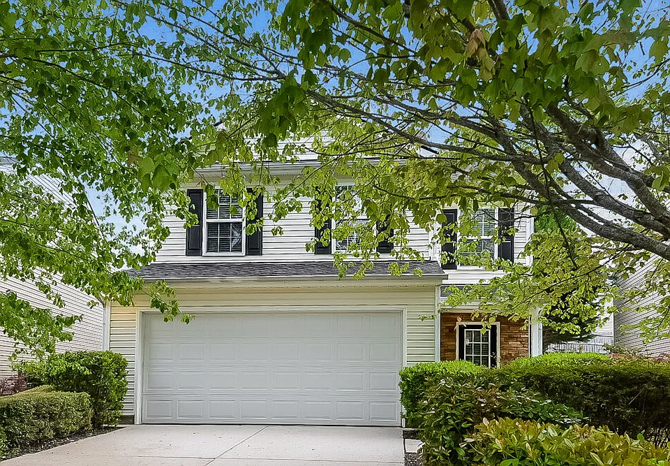 2495 Mayfair Dr