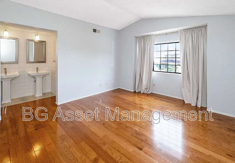 2726 Garrity Ct — Photo 15