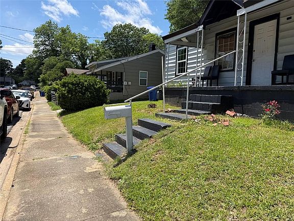 3rd image of 1067 Desota St