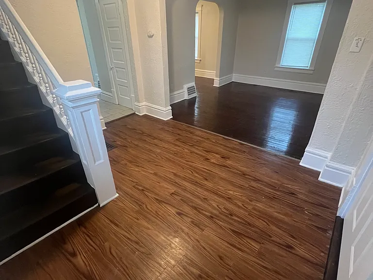 716 Grace Ave — Photo 2