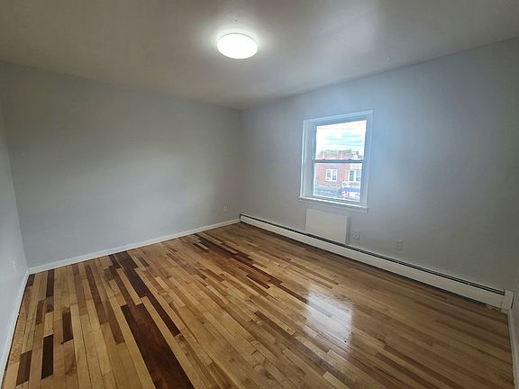 3rd image of 479 Roseville Ave #Br76