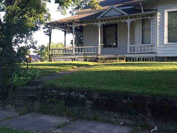 2nd image of 20 N Jefferson St