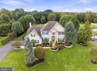 8 Streamlet Ct, Lumberton, NJ 08048