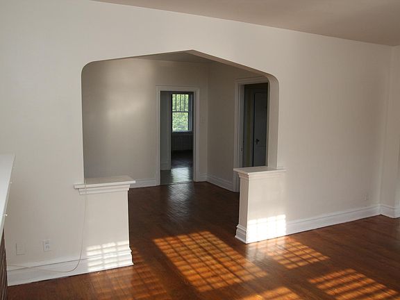 3rd image of 1102 Moorlands Dr #A