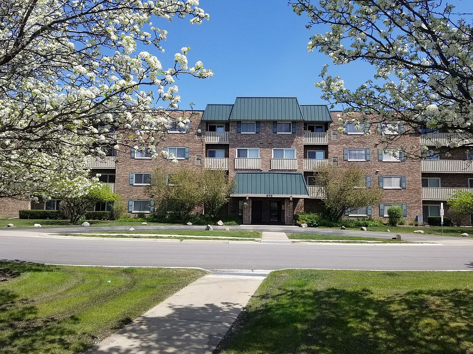 1st image of 675 Grove Dr APT 103