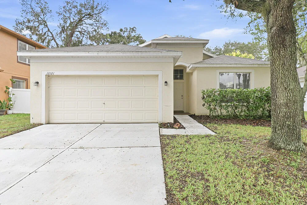 3 bed, 2.0 bath, 2072 sqft, $2,335 — Photo 1