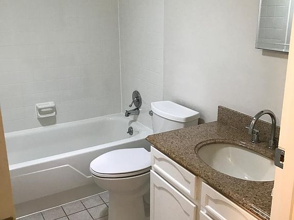 4th image of 525 Clareridge Ln