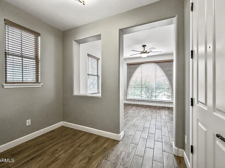 15340 W Dahlia Dr — Photo 3