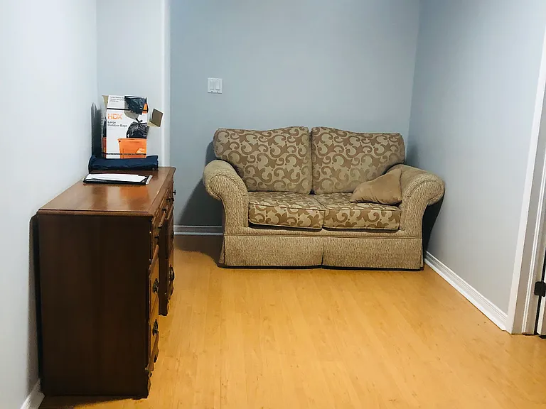 456 Weston Cres #BASEMENT — Photo 5