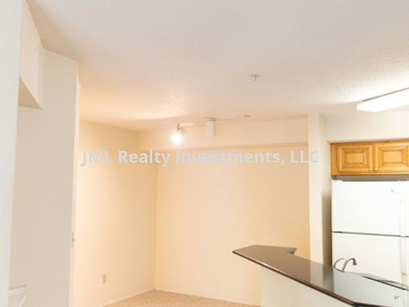 5th image of 822 Camargo Way Unit 208