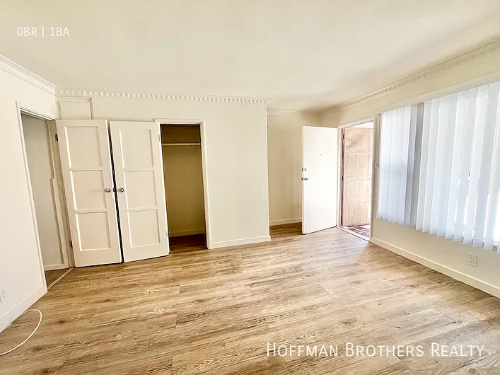 5059 W 20th St #10 — Photo 3