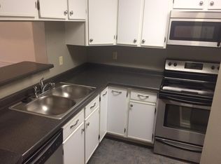 802 Harbor House Dr #7, Madison, WI 53719