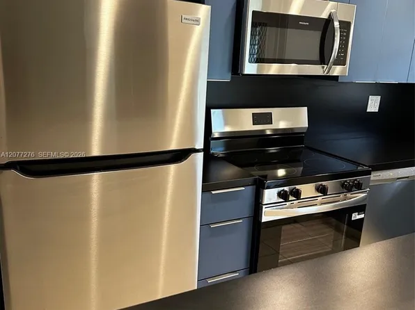 270 Layne Blvd APT 114, Hallandale, FL 33009