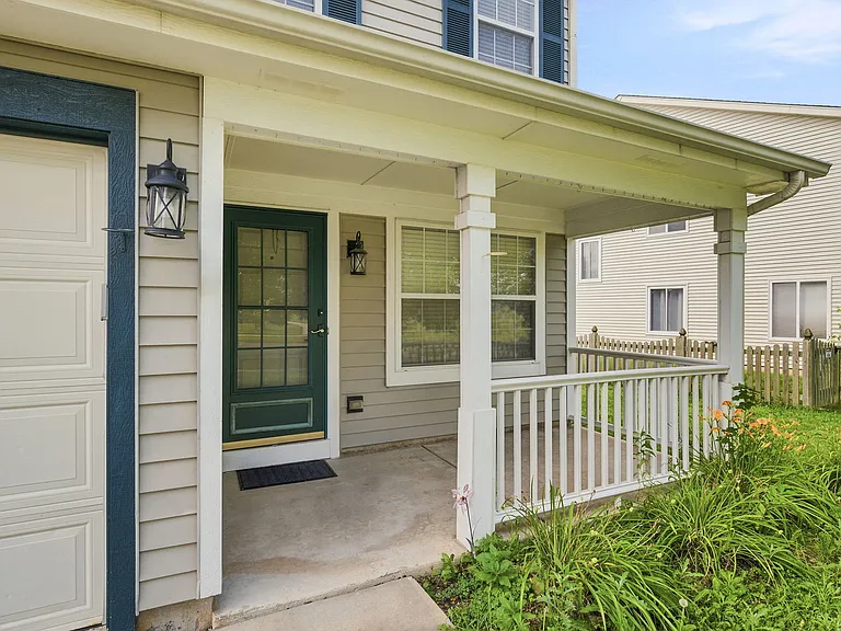2554 Warm Springs Ln — Photo 2