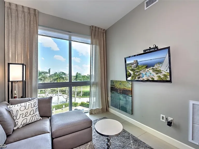 3000 Oasis Grand Blvd #407 — Photo 17