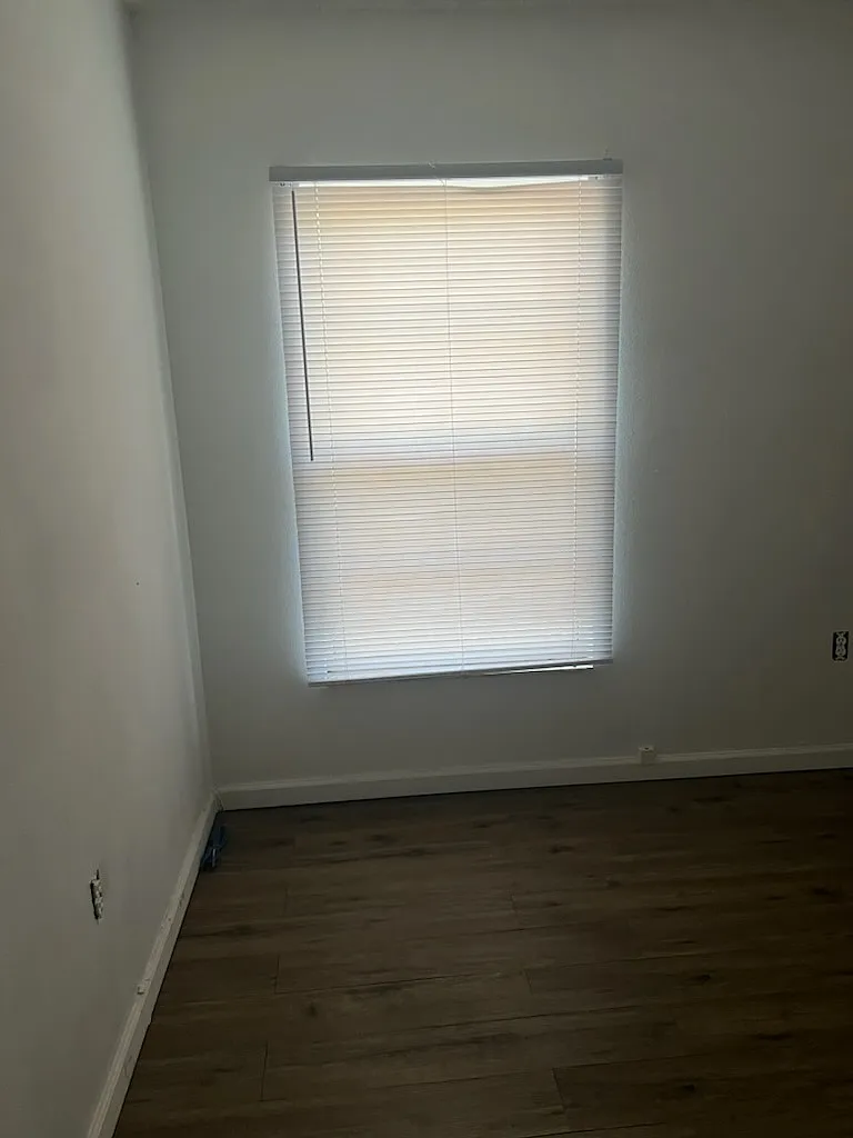 2 bed, 1500 sqft, $700 — Photo 3