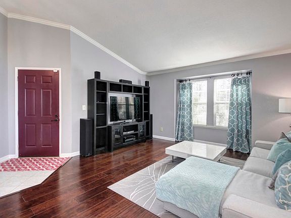3rd image of 8557 Vintage Park Dr