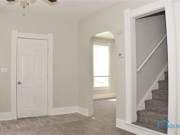 5th image of 156 Bacon St