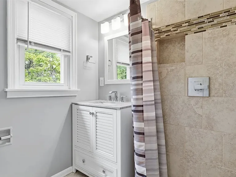 27 Pleasant View Dr — Photo 21