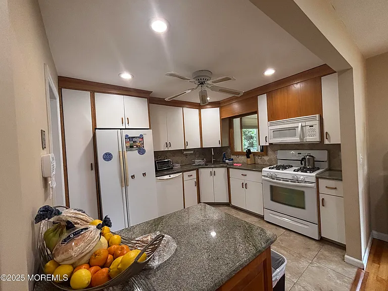 187 Elmwood Rd — Photo 9