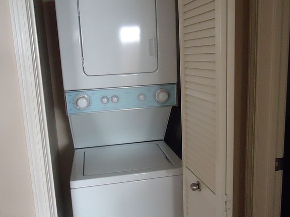 3rd image of 921 S Sunshine Ave APT 13