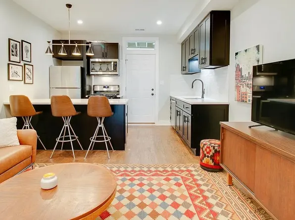 3115 N Haussen Ct #1, Chicago, IL 60618