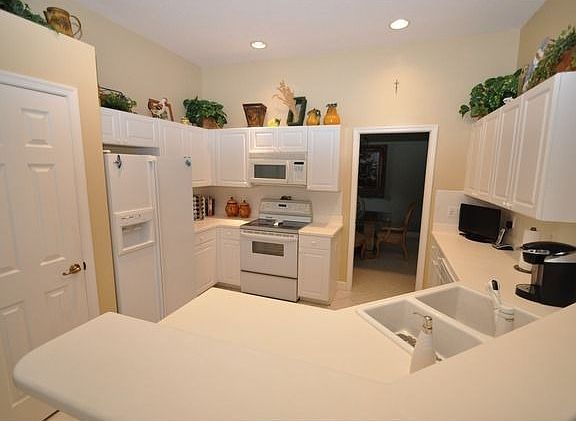 5th image of 2340 Island Cove Cir