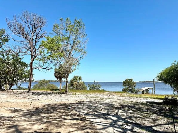 16730 SW Airport Rd, Cedar Key, FL 32625
