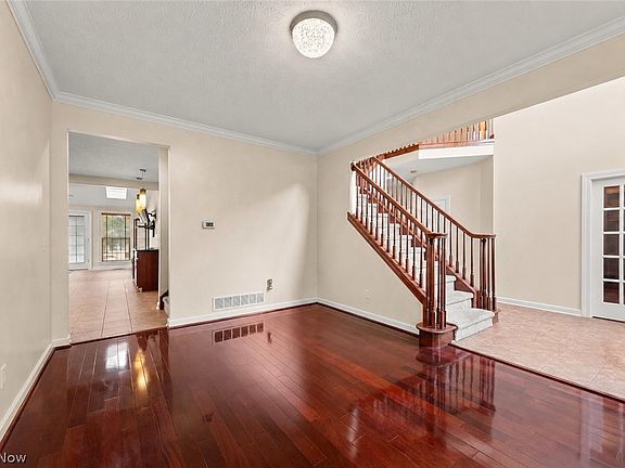 5th image of 6424 Oak Point Ests