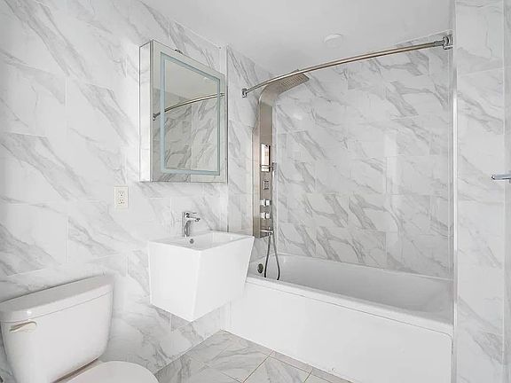 2nd image of 874 Willoughby Ave #903