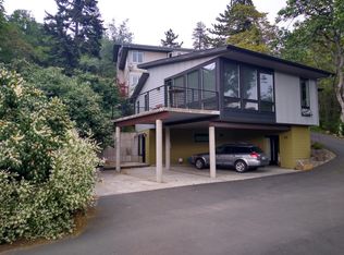 105 Bridgeview Ct #105, Bingen, WA 98605