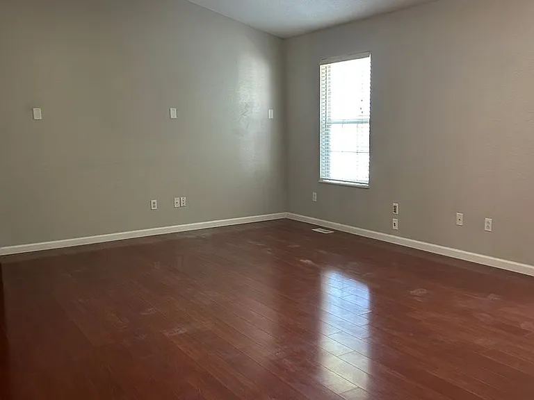 1456 Kingsley Dr — Photo 7