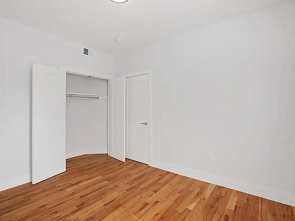 3rd image of 19 Jewett Ave #2LL