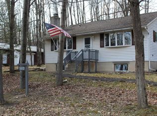 9072 Twin Lake Dr, Kunkletown, PA 18058