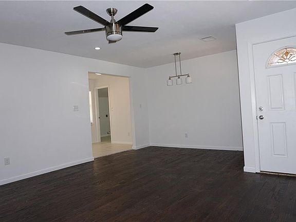 5th image of 10313 Sylvia Dr