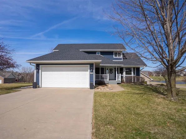 1202 Shadow Ln, Pella, IA 50219