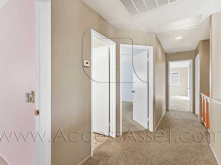 1358 Baldwin St — Photo 20