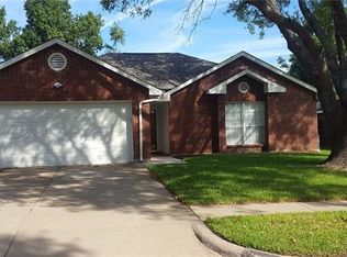2866 White Oak Dr, Grand Prairie, TX 75052