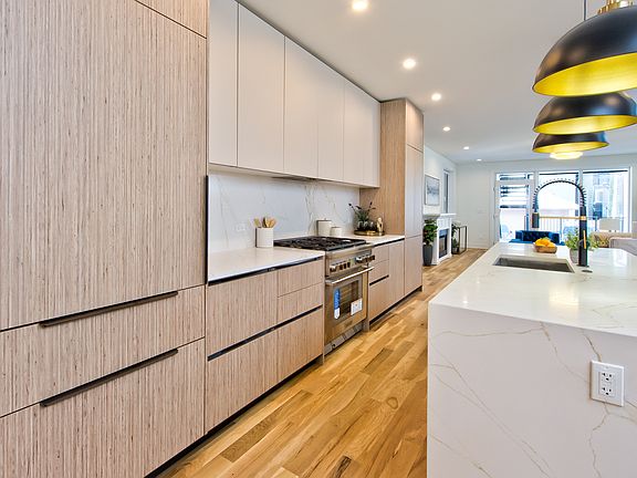 5th image of 1325 N Artesian Ave #1